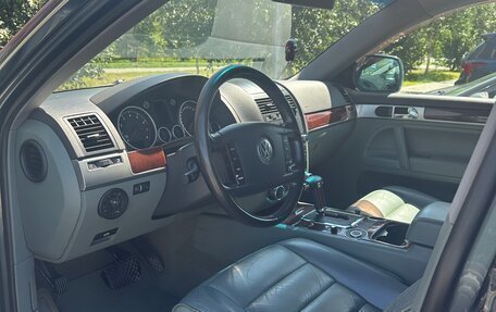 Volkswagen Touareg III, 2004 год, 1 090 000 рублей, 23 фотография