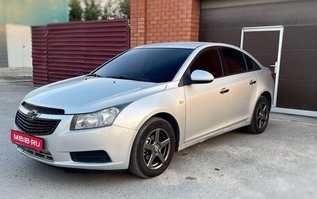Chevrolet Cruze II, 2010 год, 599 999 рублей, 1 фотография