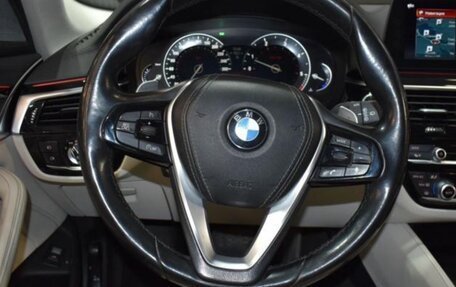 BMW 5 серия, 2018 год, 2 600 000 рублей, 2 фотография