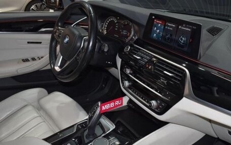 BMW 5 серия, 2018 год, 2 600 000 рублей, 5 фотография