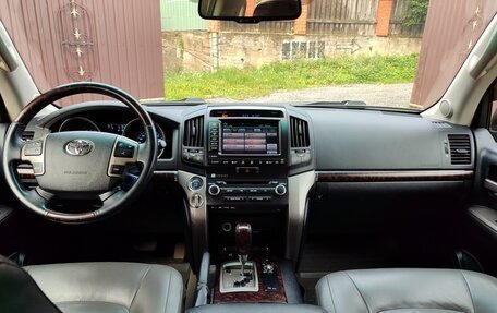 Toyota Land Cruiser 200, 2010 год, 3 400 000 рублей, 4 фотография