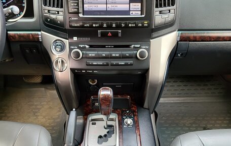 Toyota Land Cruiser 200, 2010 год, 3 400 000 рублей, 5 фотография