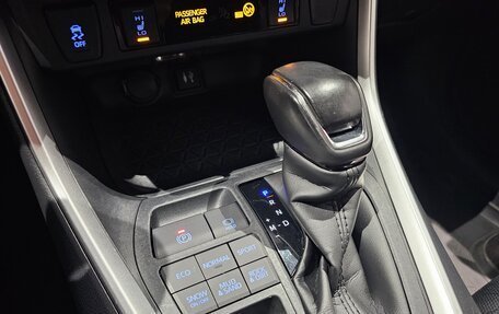 Toyota RAV4, 2020 год, 2 999 000 рублей, 12 фотография