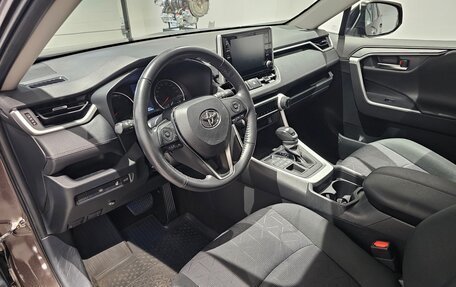 Toyota RAV4, 2020 год, 2 999 000 рублей, 15 фотография