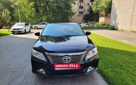 Toyota Camry, 2014 год, 1 850 000 рублей, 2 фотография