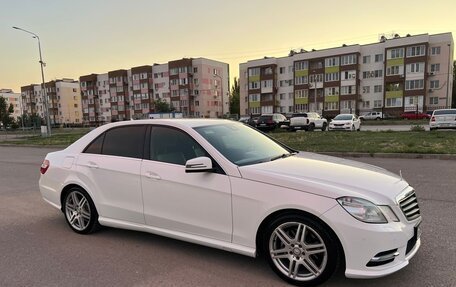 Mercedes-Benz E-Класс, 2012 год, 1 300 000 рублей, 2 фотография