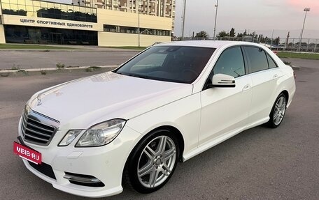 Mercedes-Benz E-Класс, 2012 год, 1 300 000 рублей, 4 фотография
