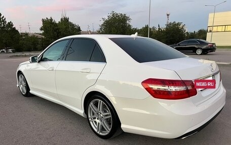 Mercedes-Benz E-Класс, 2012 год, 1 300 000 рублей, 7 фотография