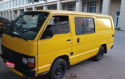 Toyota HiAce H50 H60 H70, 1985 год, 230 000 рублей, 1 фотография