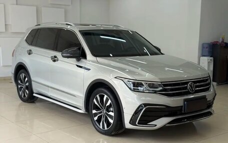 Volkswagen Tiguan II, 2022 год, 3 319 000 рублей, 1 фотография