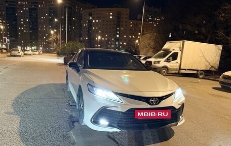 Toyota Camry, 2021 год, 2 380 000 рублей, 7 фотография