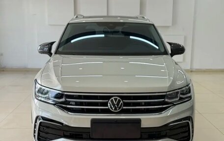 Volkswagen Tiguan II, 2022 год, 3 319 000 рублей, 3 фотография