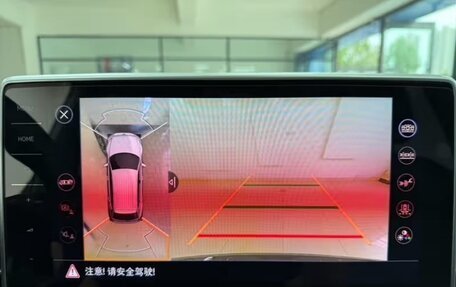 Volkswagen Tiguan II, 2022 год, 3 319 000 рублей, 11 фотография