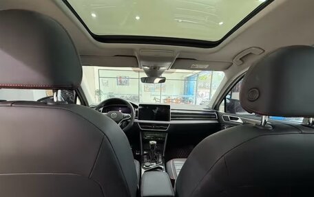 Volkswagen Tiguan II, 2022 год, 3 319 000 рублей, 13 фотография