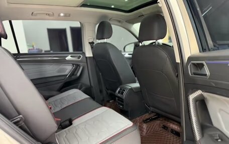 Volkswagen Tiguan II, 2022 год, 3 319 000 рублей, 16 фотография
