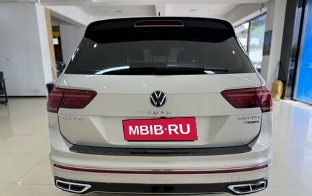Volkswagen Tiguan II, 2022 год, 3 319 000 рублей, 6 фотография