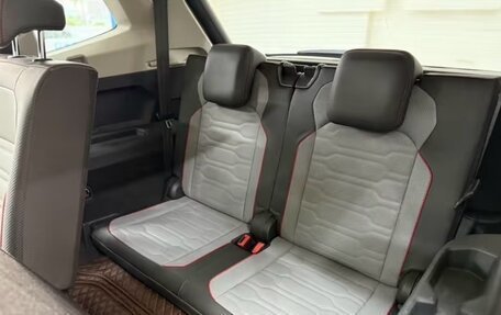 Volkswagen Tiguan II, 2022 год, 3 319 000 рублей, 17 фотография