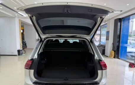 Volkswagen Tiguan II, 2022 год, 3 319 000 рублей, 20 фотография