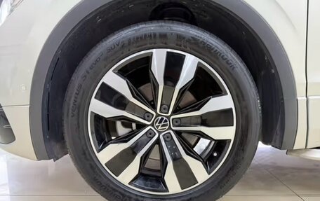 Volkswagen Tiguan II, 2022 год, 3 319 000 рублей, 26 фотография