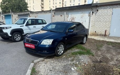 Toyota Avensis III рестайлинг, 2004 год, 650 000 рублей, 1 фотография