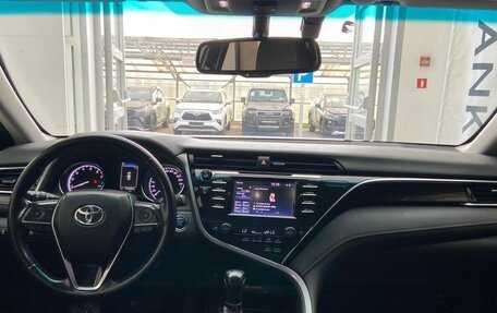 Toyota Camry, 2018 год, 2 350 000 рублей, 12 фотография