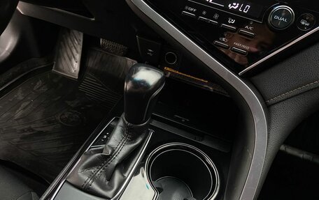 Toyota Camry, 2018 год, 2 350 000 рублей, 16 фотография