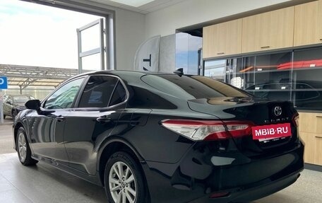 Toyota Camry, 2018 год, 2 350 000 рублей, 6 фотография