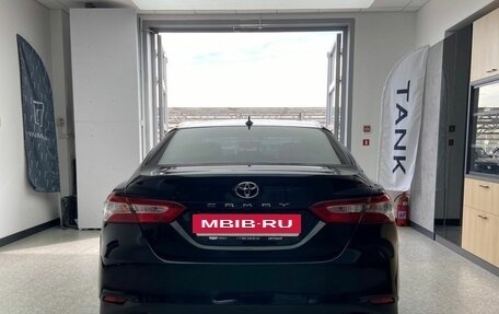 Toyota Camry, 2018 год, 2 350 000 рублей, 8 фотография