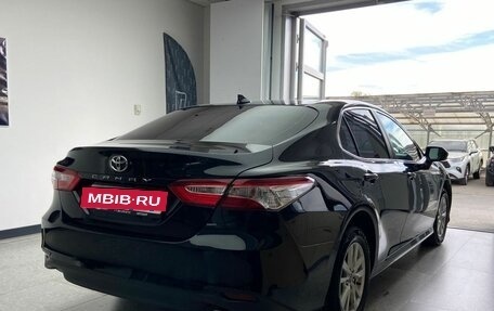 Toyota Camry, 2018 год, 2 350 000 рублей, 9 фотография