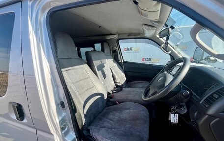 Toyota HiAce H200, 2015 год, 2 200 000 рублей, 12 фотография