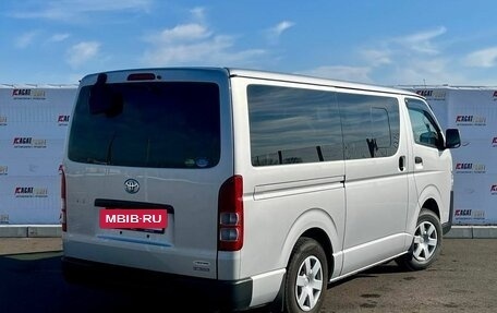 Toyota HiAce H200, 2015 год, 2 200 000 рублей, 5 фотография