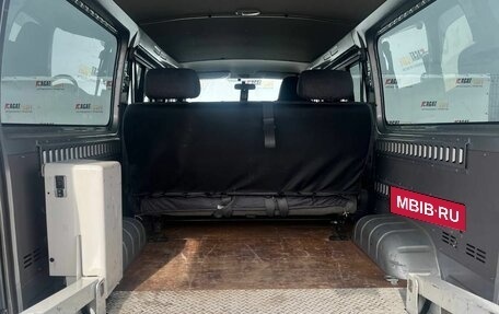 Toyota HiAce H200, 2015 год, 2 200 000 рублей, 20 фотография