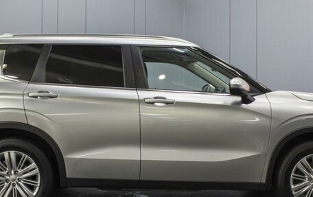 Mitsubishi Outlander, 2022 год, 2 990 000 рублей, 5 фотография