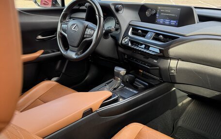 Lexus UX I, 2019 год, 2 600 000 рублей, 10 фотография