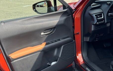 Lexus UX I, 2019 год, 2 600 000 рублей, 14 фотография