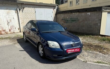 Toyota Avensis III рестайлинг, 2004 год, 650 000 рублей, 2 фотография