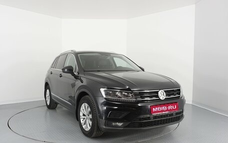 Volkswagen Tiguan II, 2018 год, 2 490 000 рублей, 1 фотография