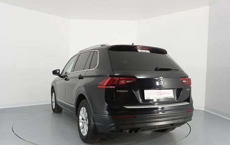 Volkswagen Tiguan II, 2018 год, 2 490 000 рублей, 5 фотография