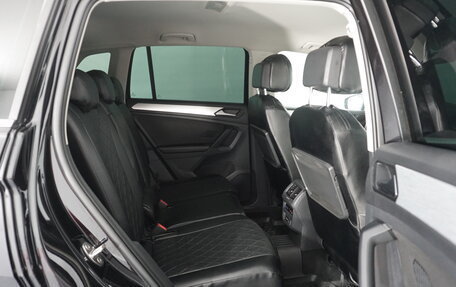 Volkswagen Tiguan II, 2018 год, 2 490 000 рублей, 16 фотография