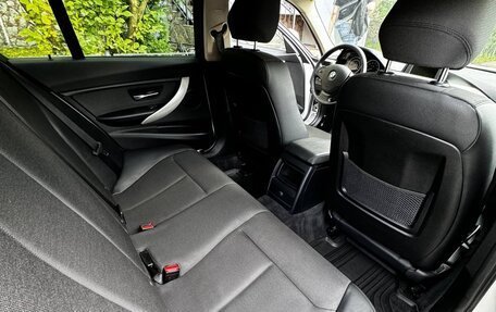 BMW 3 серия, 2016 год, 1 800 000 рублей, 14 фотография