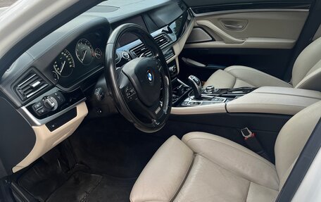 BMW 5 серия, 2011 год, 1 980 000 рублей, 13 фотография