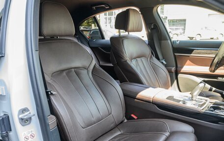 BMW 7 серия, 2017 год, 3 950 000 рублей, 12 фотография