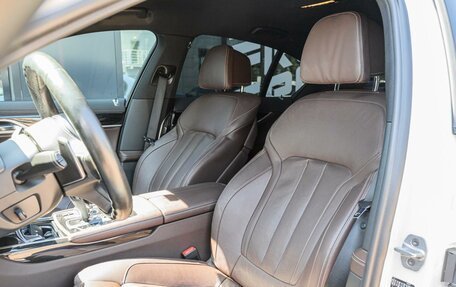 BMW 7 серия, 2017 год, 3 950 000 рублей, 14 фотография
