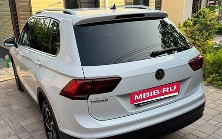 Volkswagen Tiguan II, 2018 год, 2 450 000 рублей, 3 фотография