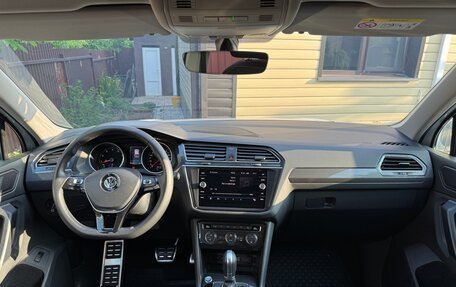 Volkswagen Tiguan II, 2018 год, 2 450 000 рублей, 6 фотография