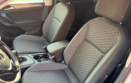 Volkswagen Tiguan II, 2018 год, 2 450 000 рублей, 7 фотография