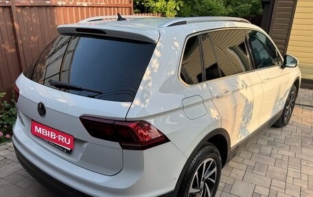 Volkswagen Tiguan II, 2018 год, 2 450 000 рублей, 4 фотография