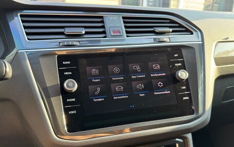 Volkswagen Tiguan II, 2018 год, 2 450 000 рублей, 17 фотография