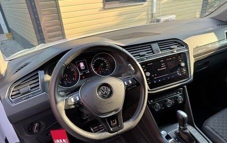 Volkswagen Tiguan II, 2018 год, 2 450 000 рублей, 8 фотография