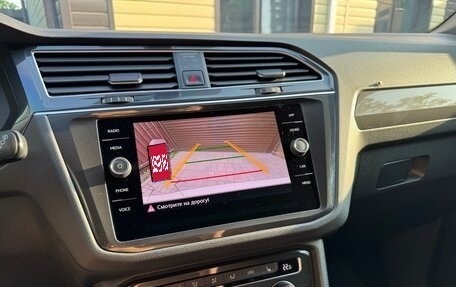 Volkswagen Tiguan II, 2018 год, 2 450 000 рублей, 19 фотография
